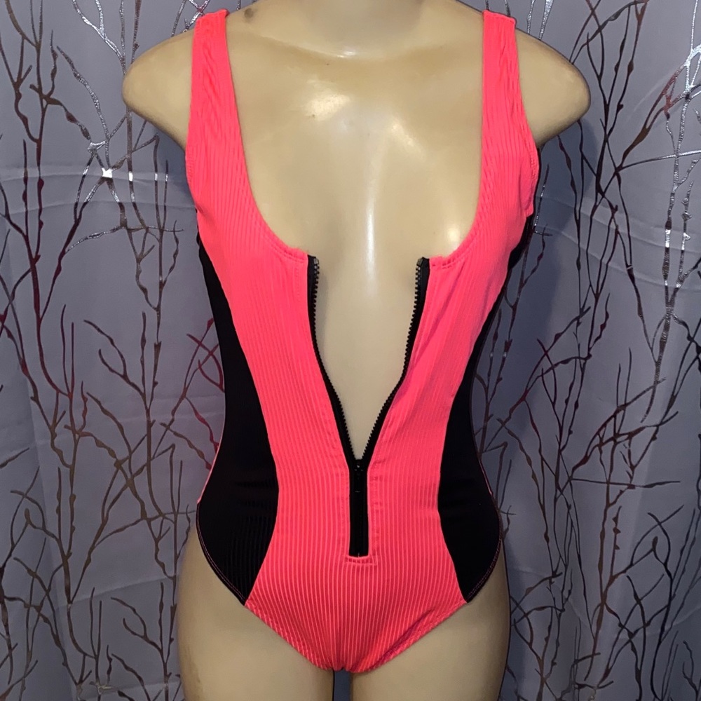Bathing suit